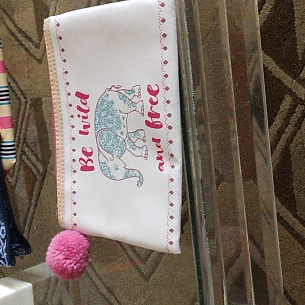 Bundle 3 zip top cosmetic bags nwot - Picture 4 of 5